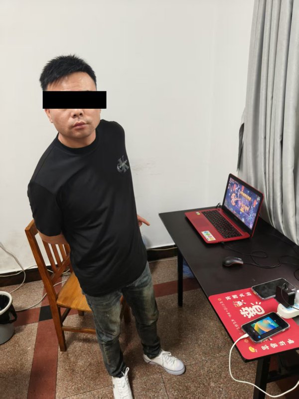 上海男人直播间花125万买“原石”，竟遭“功令东说念主员”查封？警方揭露骗局