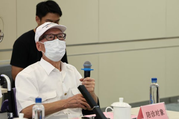上海又有1203名陪诊师毕业了！87岁老东谈主点赞陪诊办事