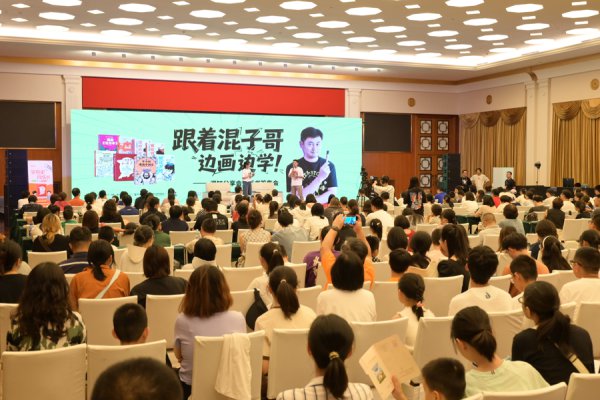 心情价值拉满，“逛上海书展像过节”！